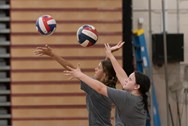 Balanced leadership guides Westfield girls volleyball past Minnechaug (video)