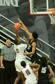 Andy Rosario, strong defense lead No. 1 Central boys basketball past No. 12 Sabis during Hoophall Classic (photos/video)