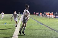 Ryan Davis, Ryan Vedovelli strike for No. 14 Pope Francis boys soccer in win over No. 13 East Longmeadow