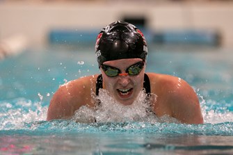 Westfield girls swim team shatters records, wins gold at West/Central swim championships