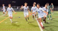 Late goal lifts West Springfield boys soccer past Minnechaug in WMass Class A semifinal (photos)