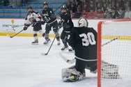 Ben McHugh shines in goal, leads No. 4 Longmeadow boys hockey past No. 1 Minnechaug in Western Mass. Class A semifinal: ‘He was the difference’ 
