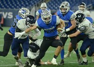 Wahconah football struggles in second half of D-VII state title game against Cohasset following Jonah Smith injury 