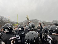 Thanksgiving Football: Longmeadow overcomes interception, beats East Longmeadow in late comeback